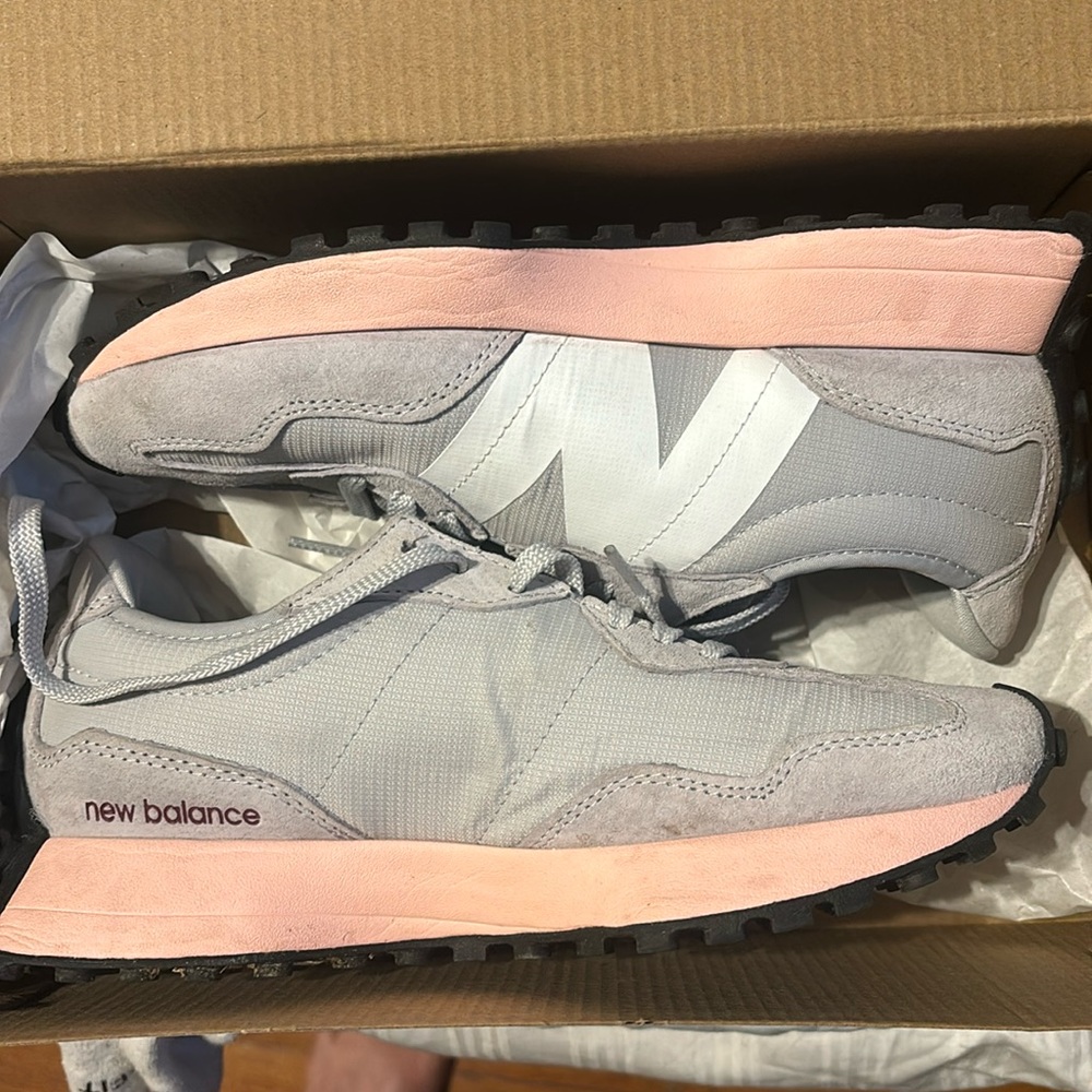 NEW NEW BALANCE 327s